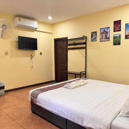 Yula Hotel Thatluang Wientian Zewnętrze zdjęcie