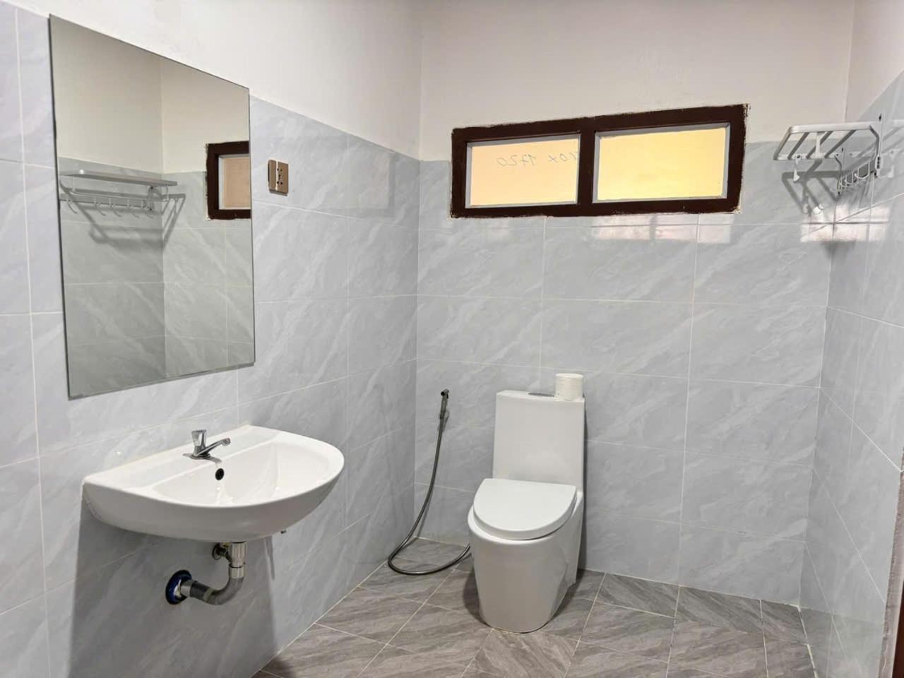 Yula Hotel Thatluang Wientian Zewnętrze zdjęcie